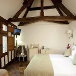 Hotel Saint Pierre 3*