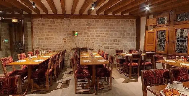 Hotel Saint Pierre 3*