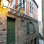 ホテル オーベルジュ サン ピエール Mont-Saint-Michel