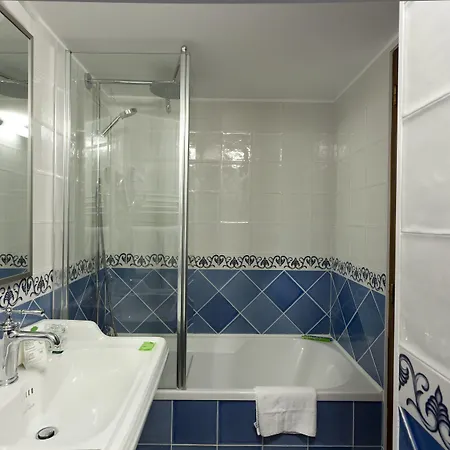 Отель Saint Pierre Mont-Saint-Michel